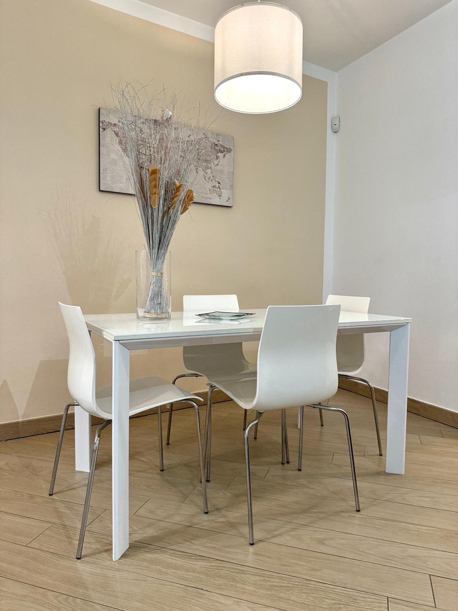 Comecasa Modern Apartment In Historical Centre Asti Exterior foto