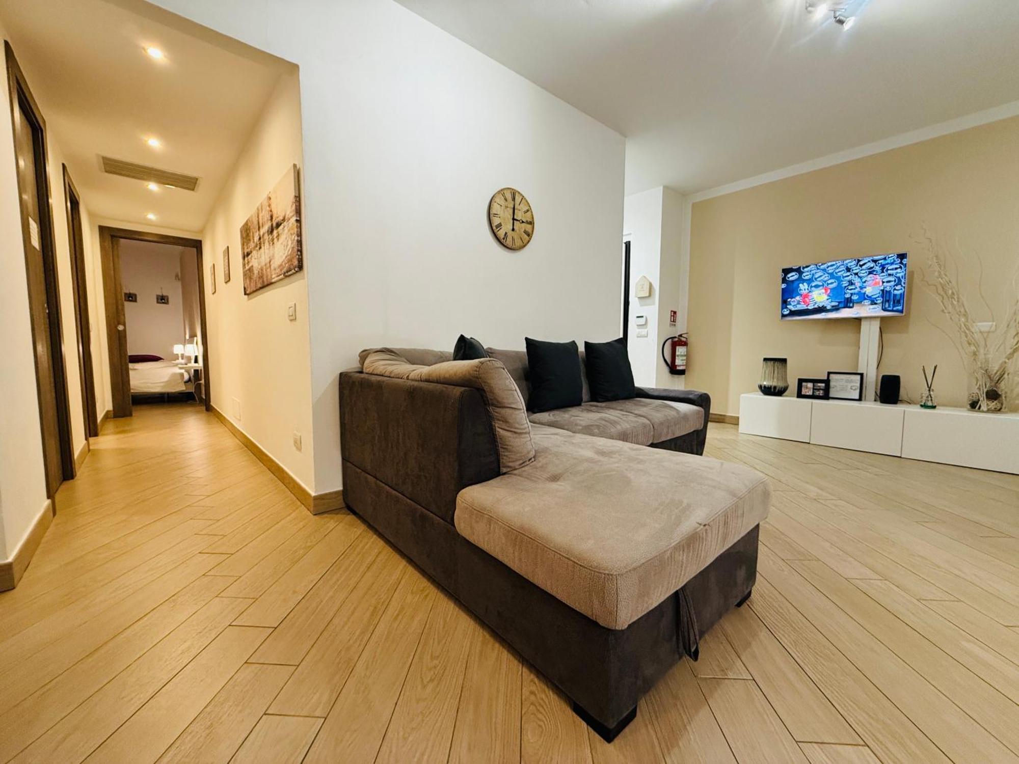 Comecasa Modern Apartment In Historical Centre Asti Exterior foto